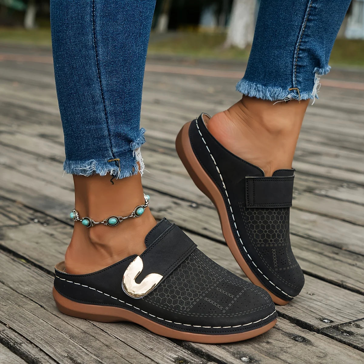 Mia - Chic Wedge Sandals